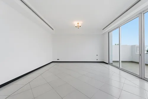 3 Bedrooms Apartment in Sunset Residence