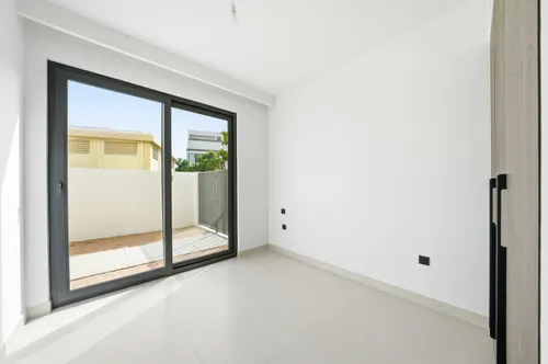 3 Bedrooms Villa in Aura 1