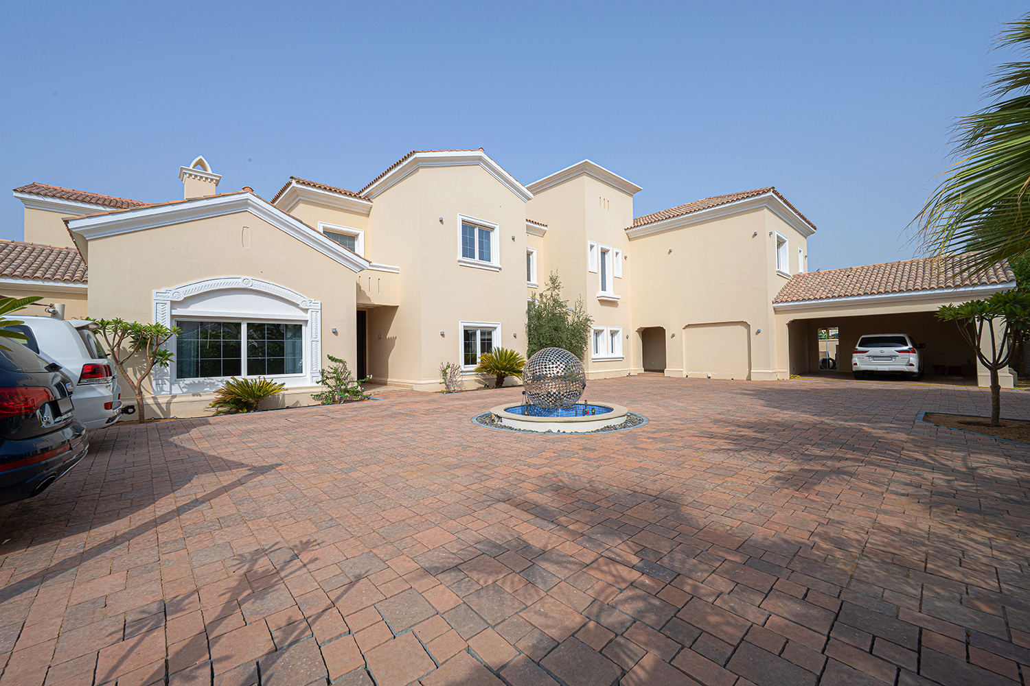 7 Bedrooms Villa in Polo Homes