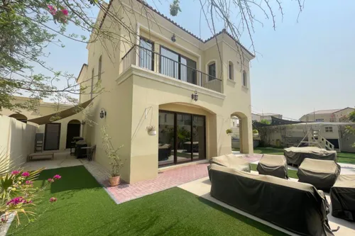 Large Plot | 4 Bds | Upgraded | Well Maintained