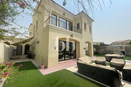 Large Plot | 4 Bds | Upgraded | Well Maintained