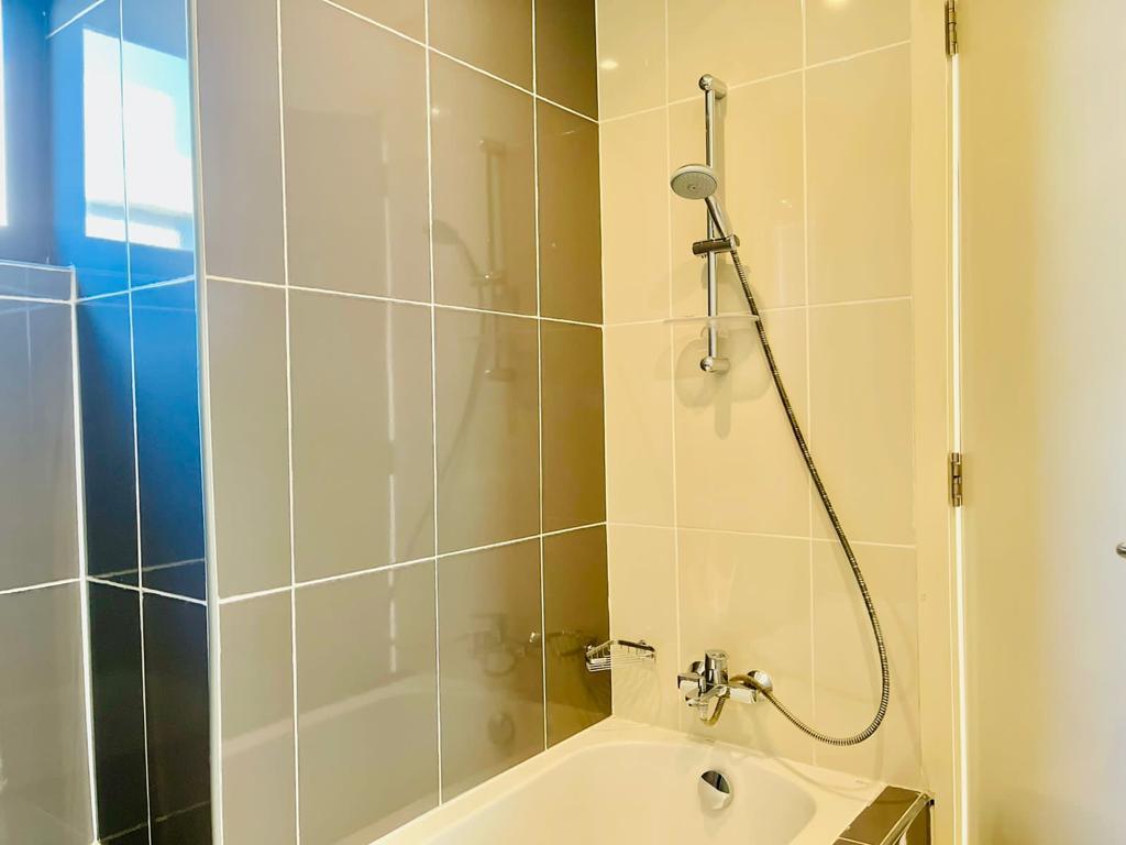 3 Bedrooms Townhouse in Richmond