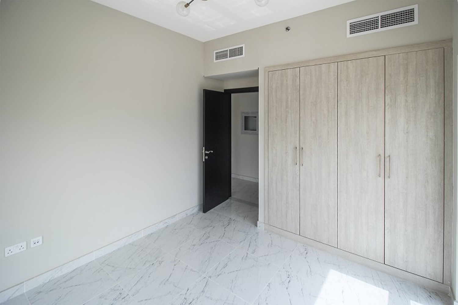 1 Bedroom Warehouse in MAG 510