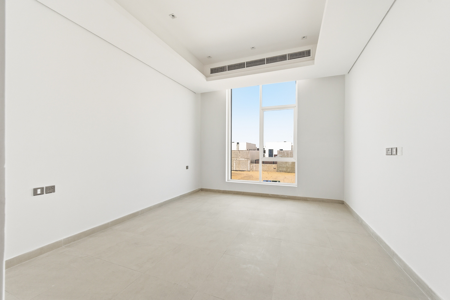 4 Bedrooms Villa in Hoshi 1