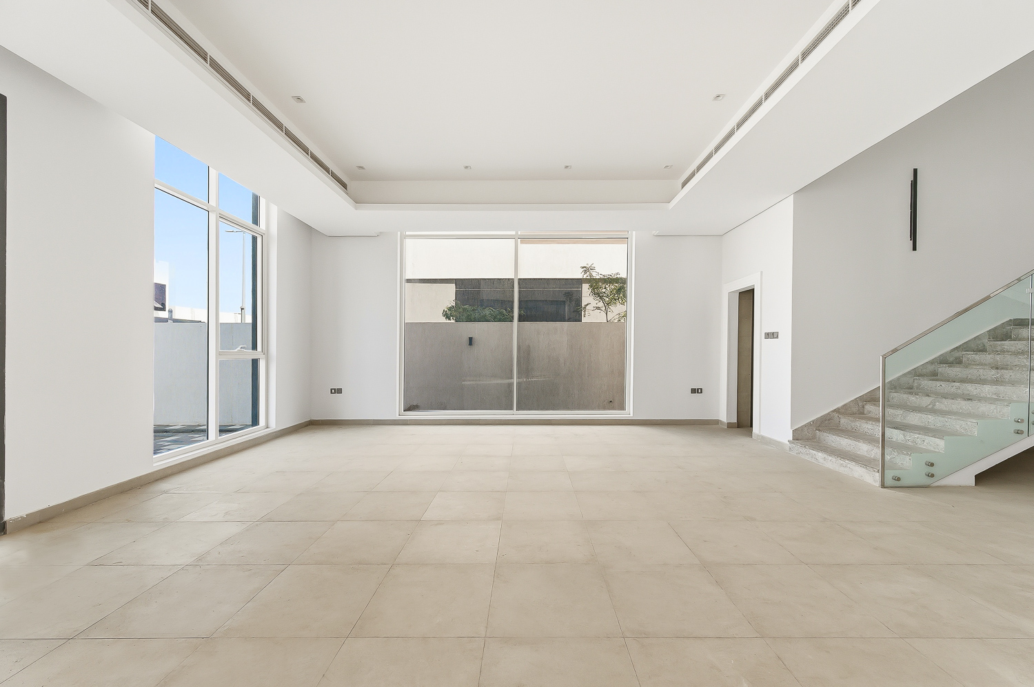 4 Bedrooms Villa in Hoshi 1