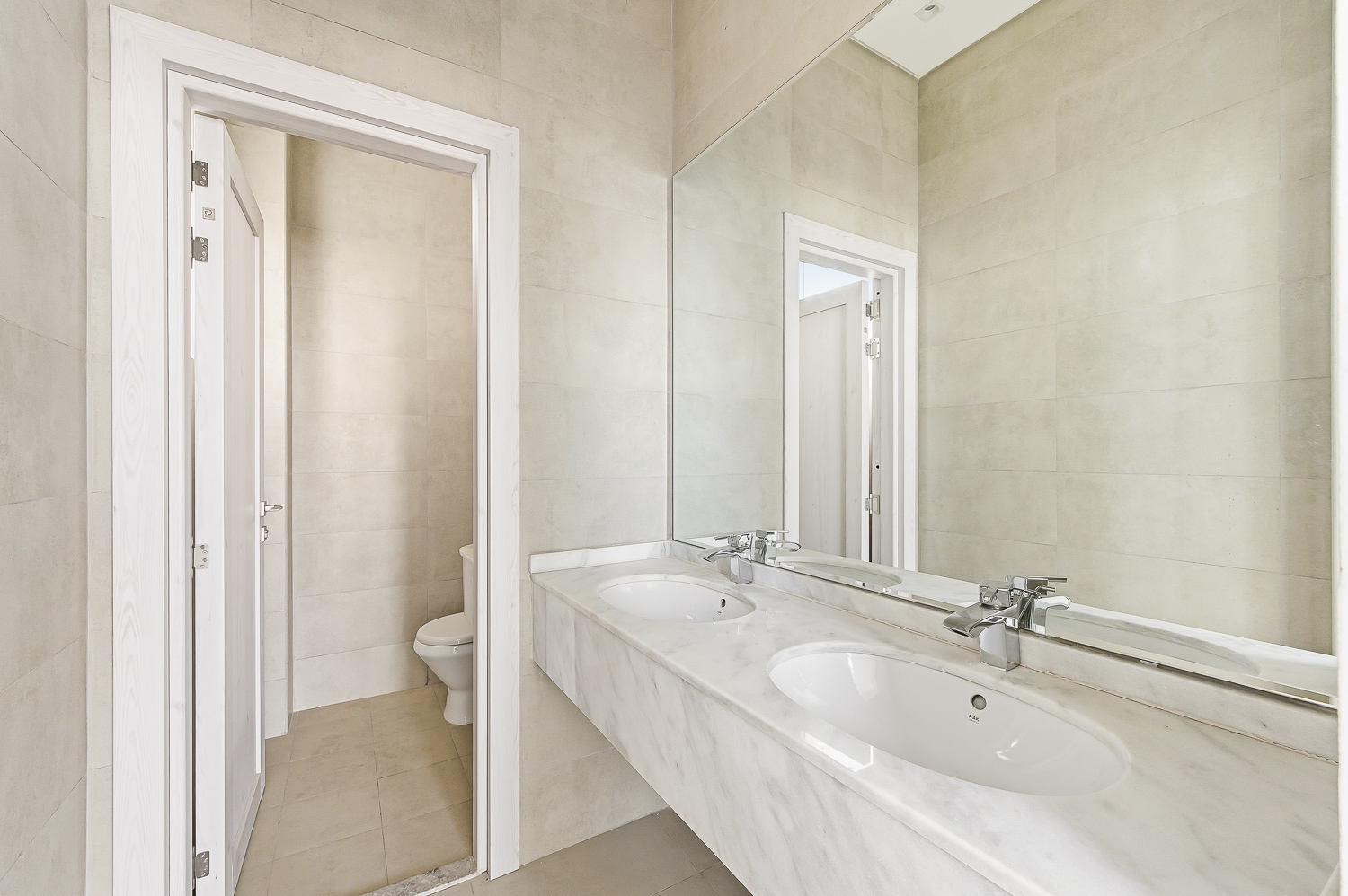 4 Bedrooms Villa in Hoshi 1