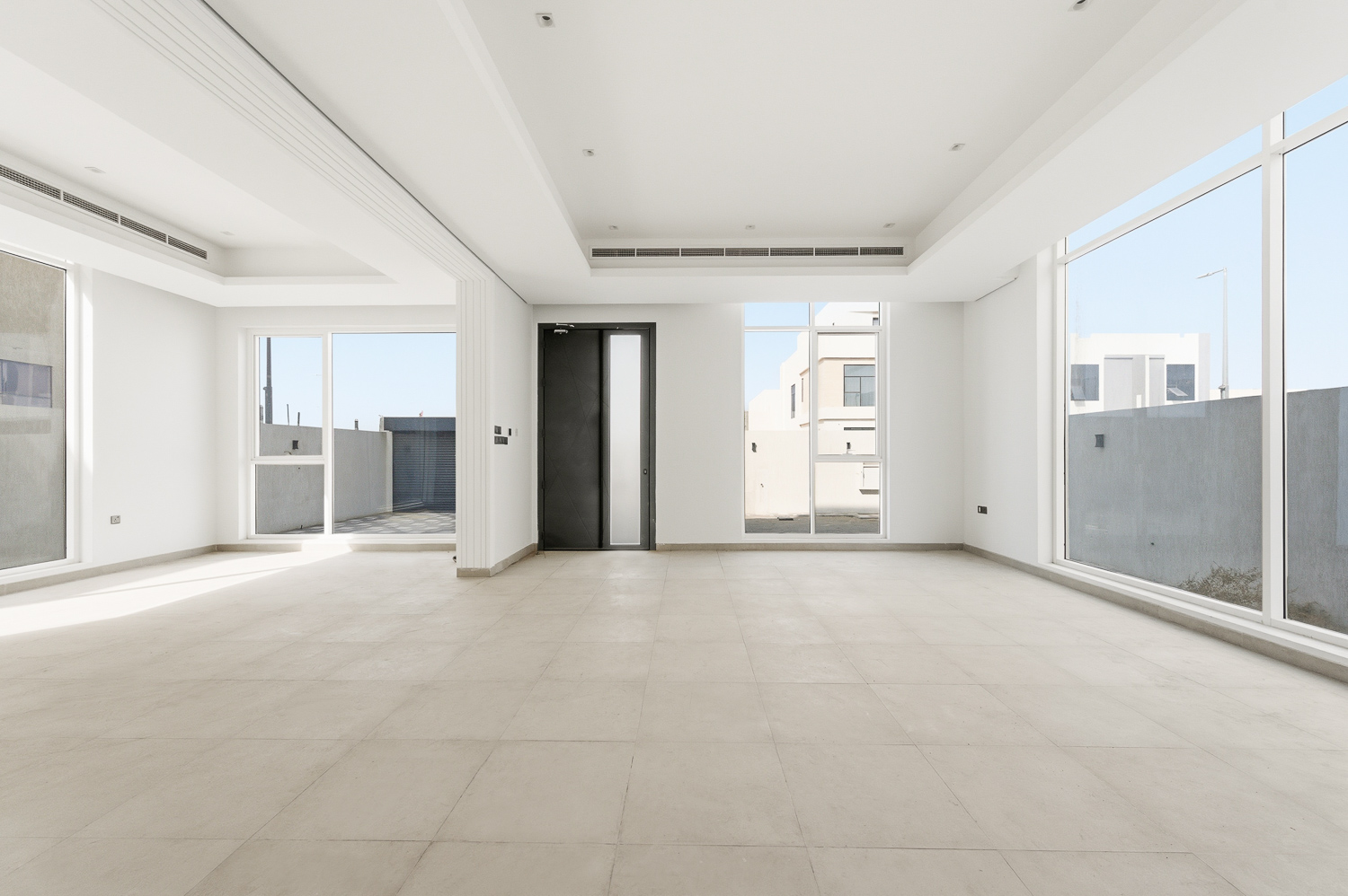 4 Bedrooms Villa in Hoshi 1