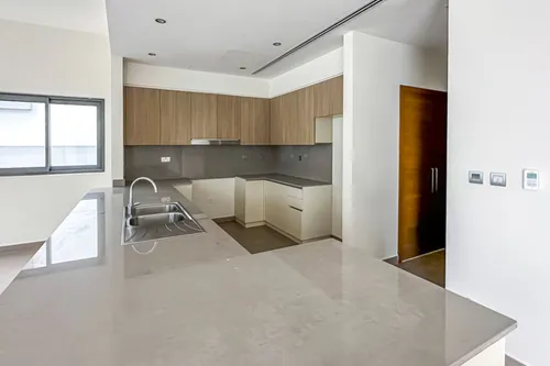5 Bedrooms Villa in Sidra Villas I