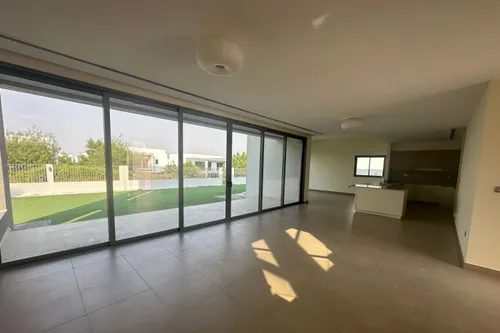 5 Bedrooms Villa in Sidra Villas I
