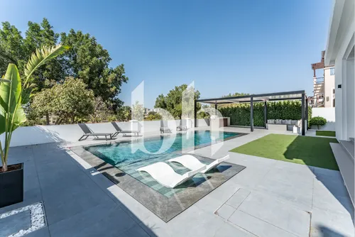 Fully Furnished | Vacant | Luxury Finishes