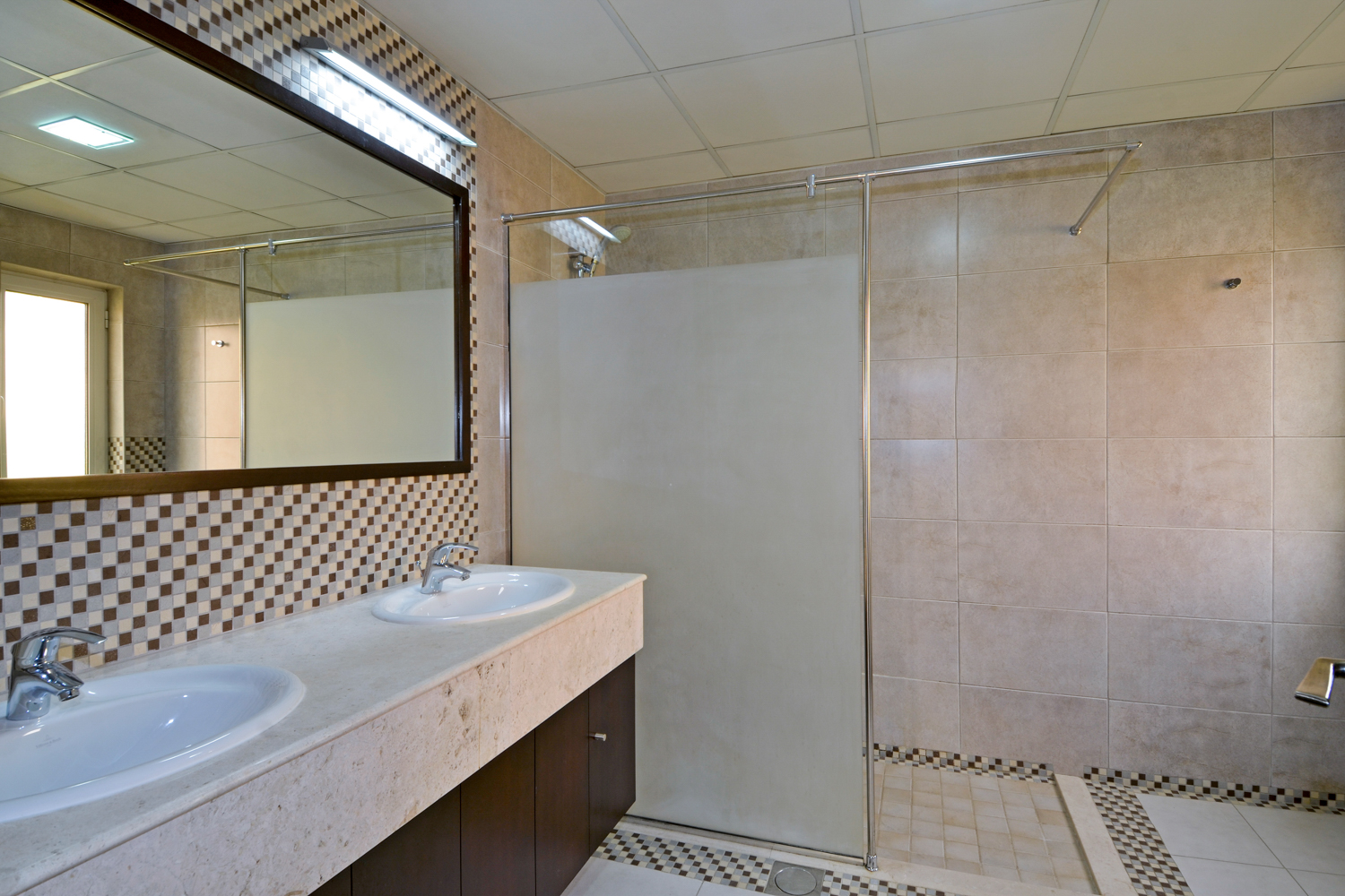 5 Bedrooms Villa in Hacienda