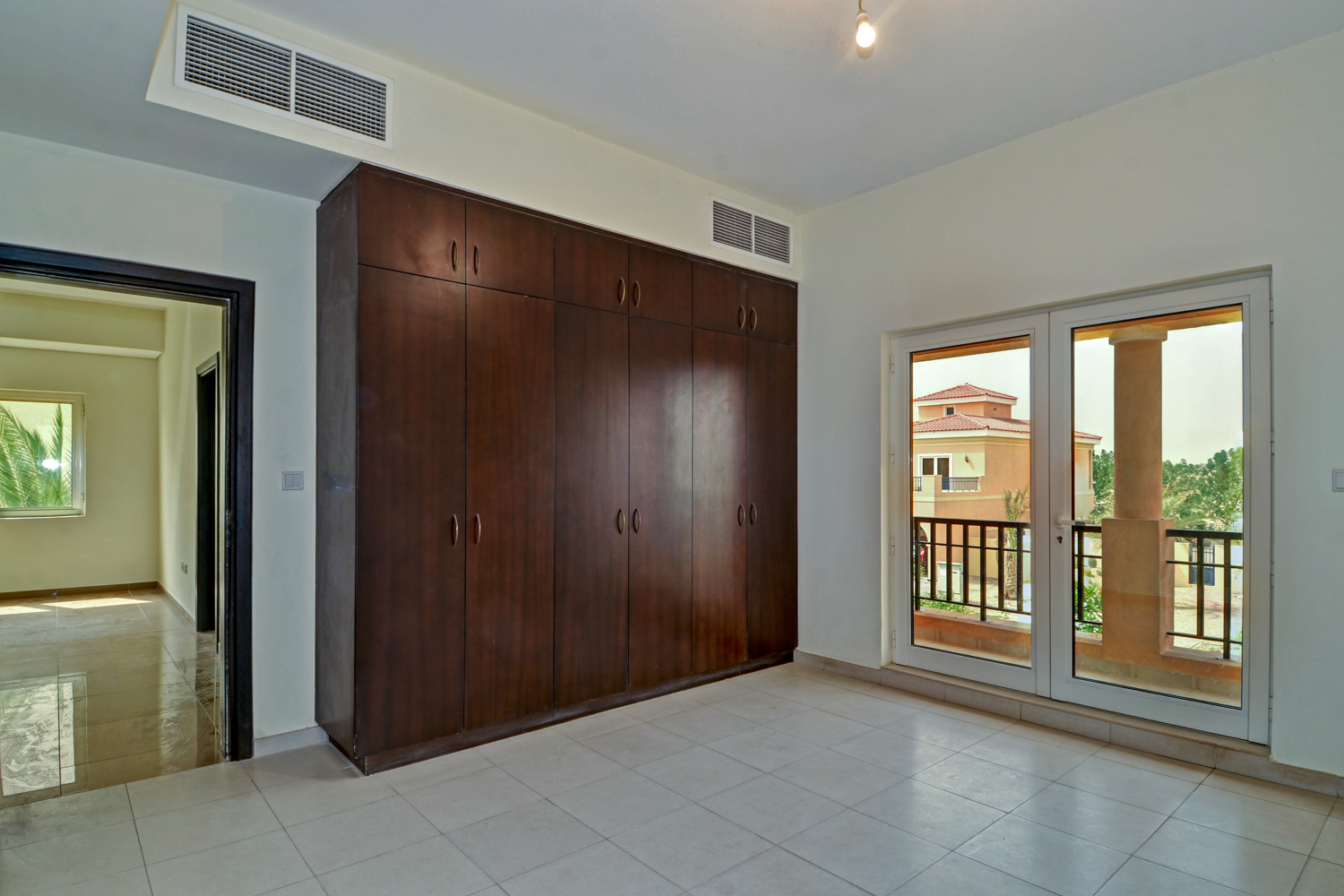 5 Bedrooms Villa in Hacienda