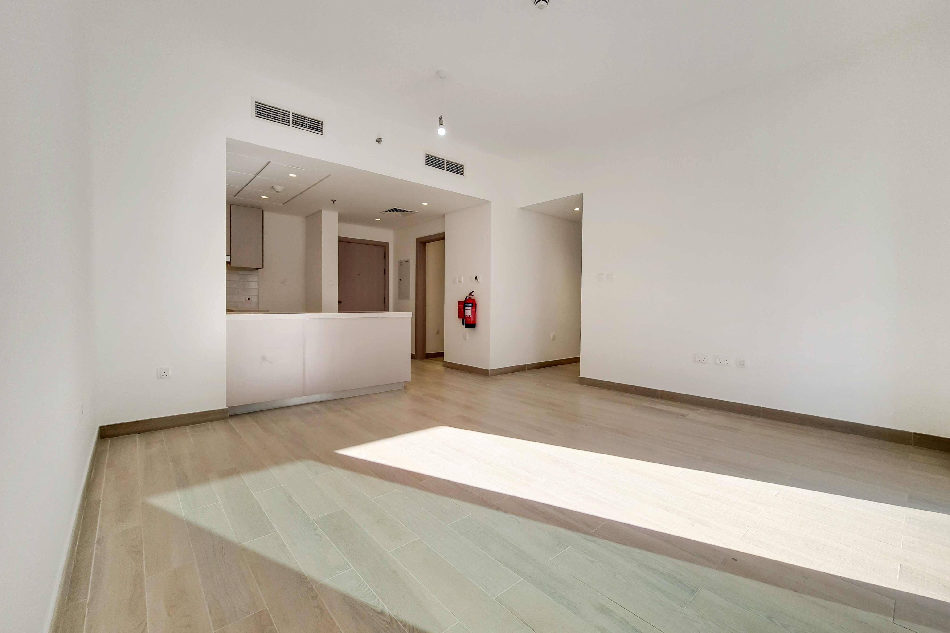 2 Bedrooms Apartment in Waters Edge