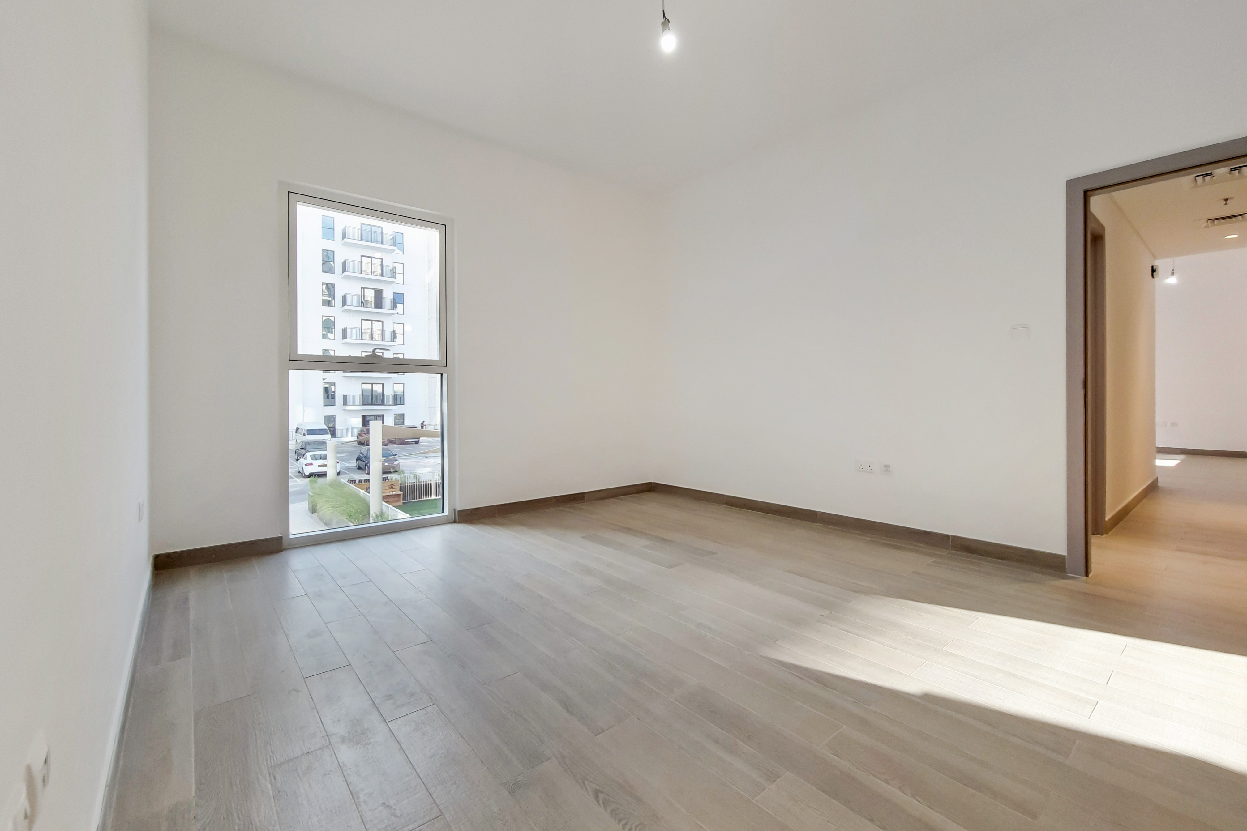 2 Bedrooms Apartment in Waters Edge