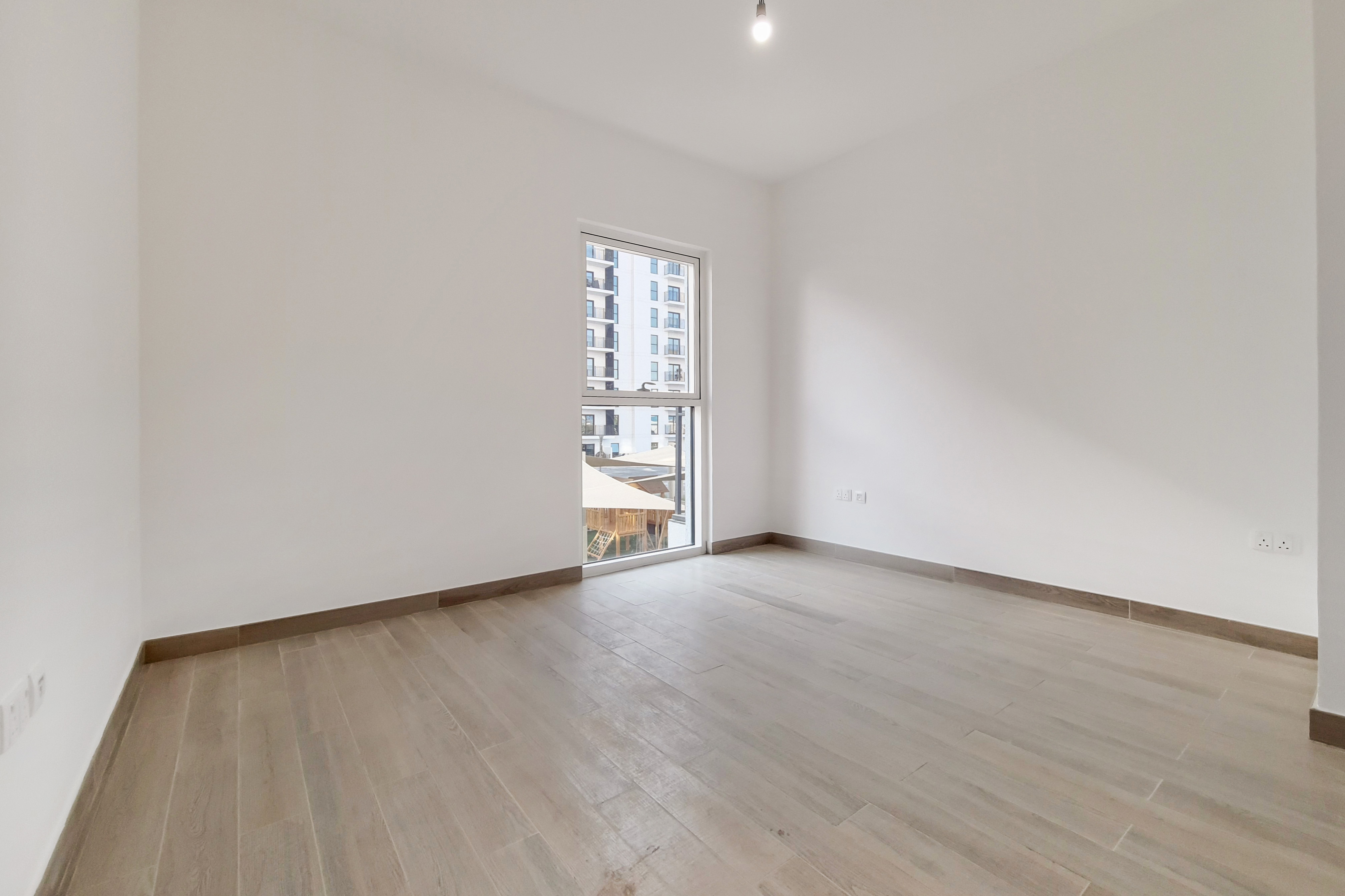 2 Bedrooms Apartment in Waters Edge