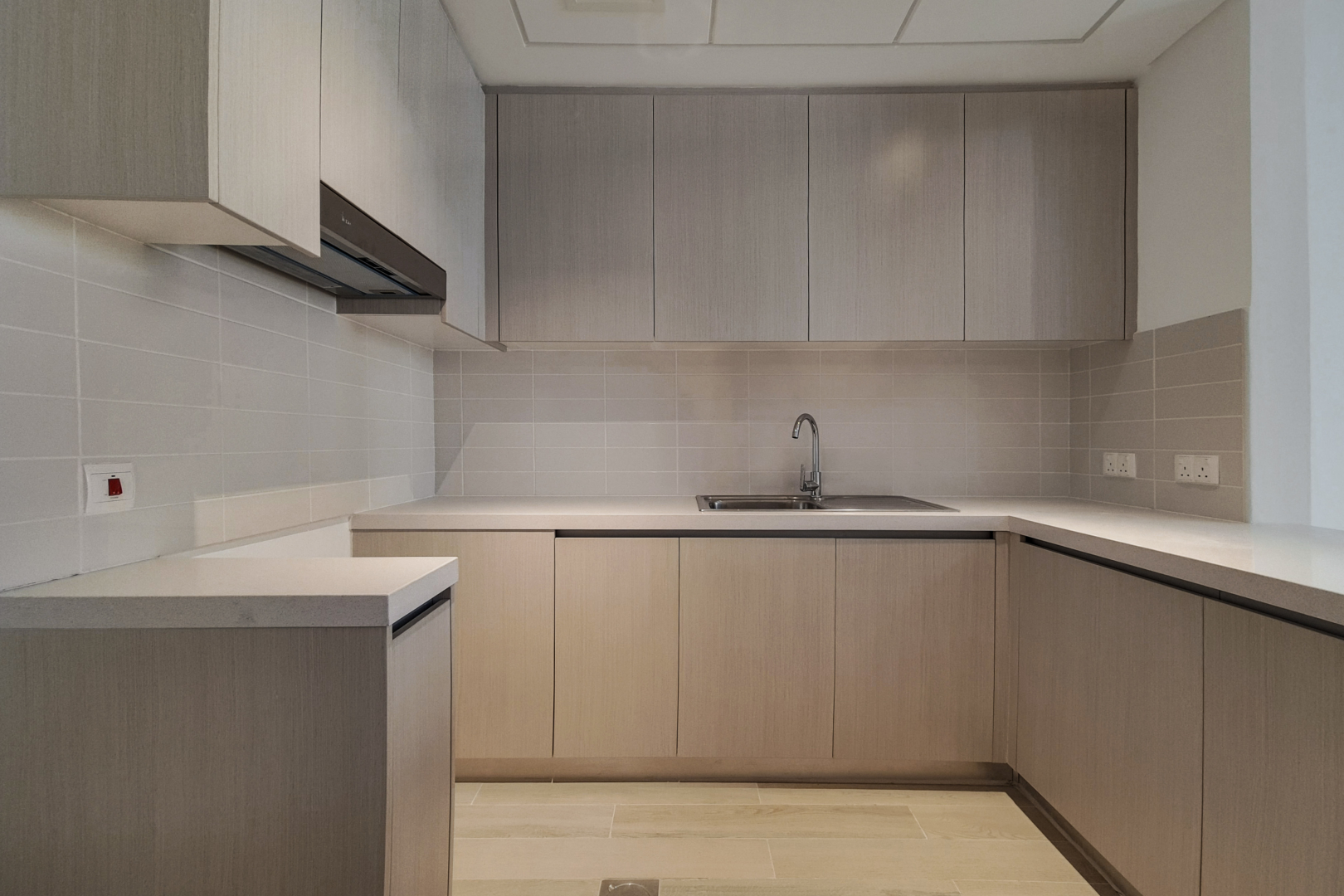 2 Bedrooms Apartment in Waters Edge