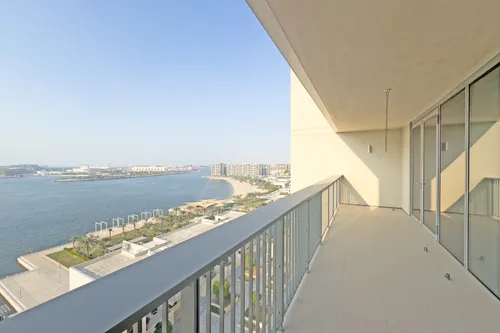 Upgraded | Full Sea View | 2 Bathroms