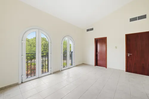 5 Bedrooms Villa in Family Villas