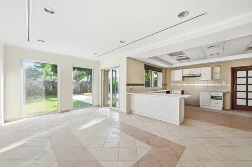 5 Bedrooms Villa in Family Villas