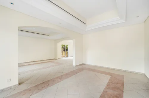 5 Bedrooms Villa in Family Villas