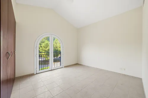 5 Bedrooms Villa in Family Villas