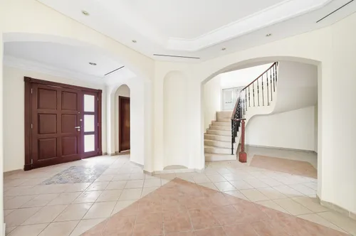 5 Bedrooms Villa in Family Villas