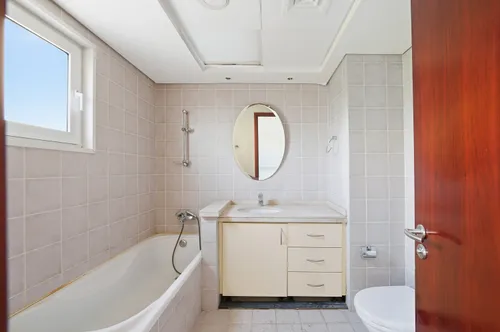 5 Bedrooms Villa in Family Villas