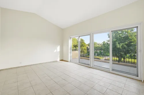 5 Bedrooms Villa in Family Villas