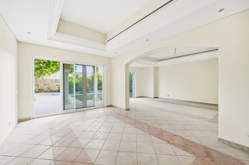 5 Bedrooms Villa in Family Villas