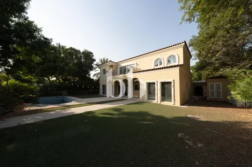 Exclusive | Huge 10,550 Sq Ft Plot | Reno Opportunity