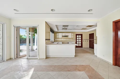 5 Bedrooms Villa in Family Villas