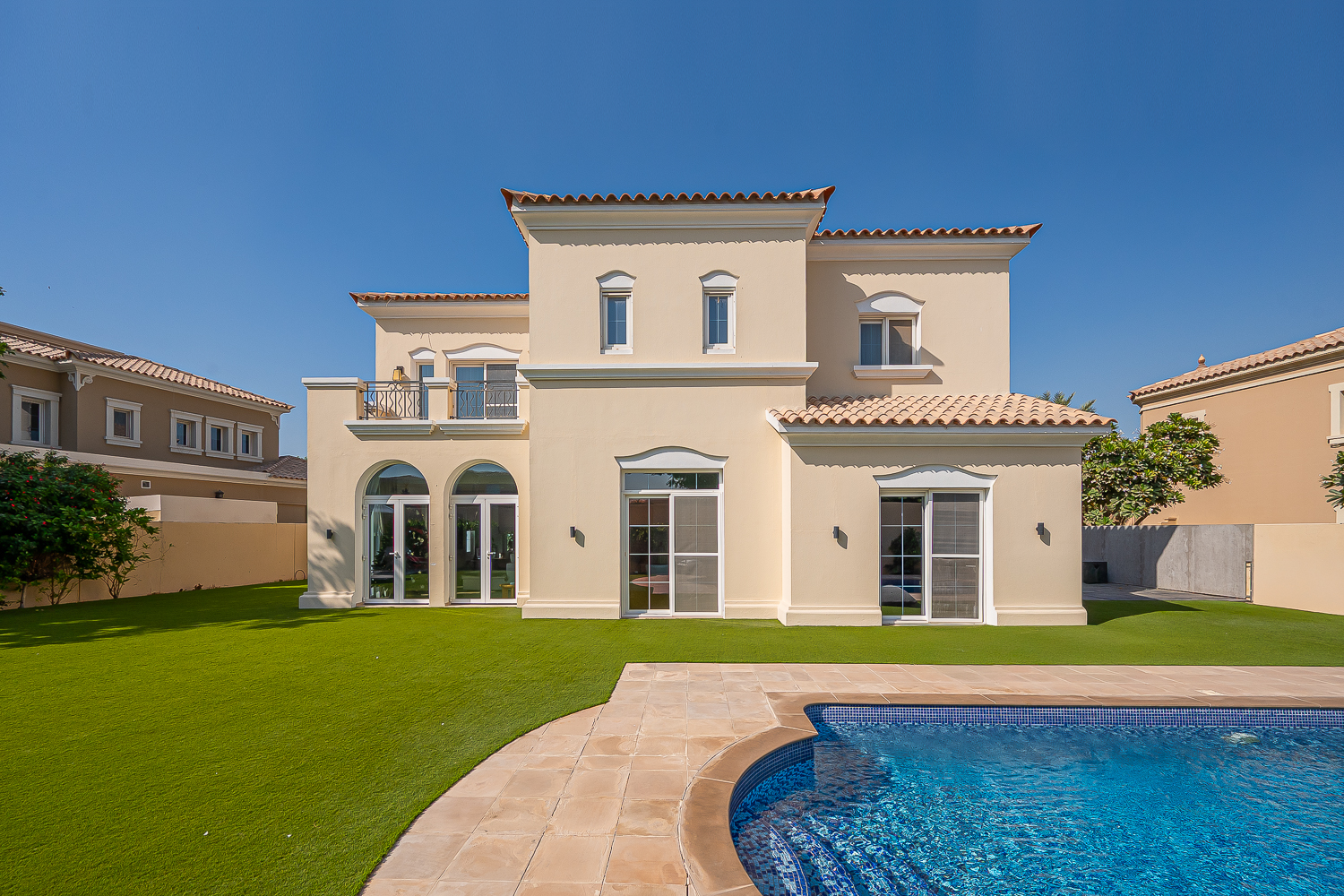 5 Bedrooms Villa in Alvorada 3