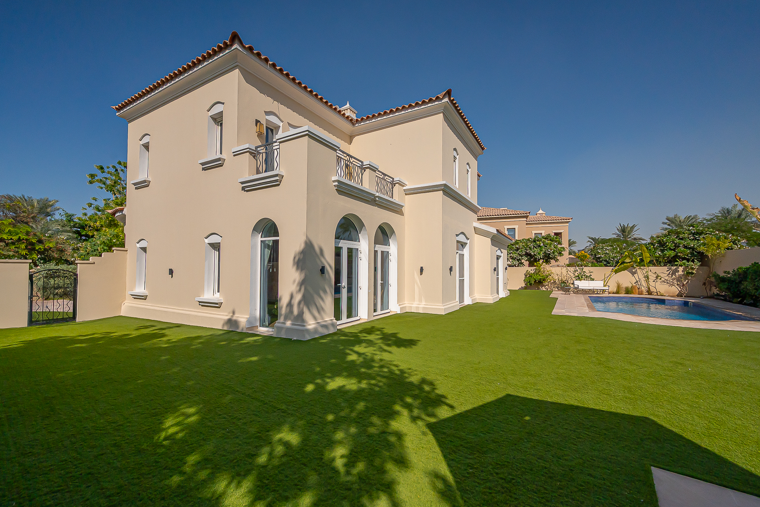 5 Bedrooms Villa in Alvorada 3