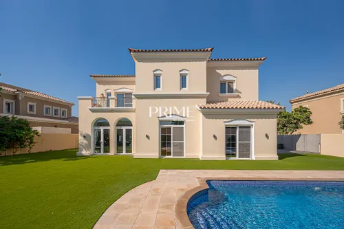 5 Bedrooms Villa in Alvorada 3