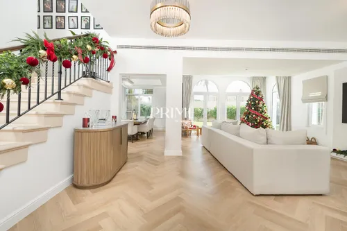 5 Bedrooms Villa in Alvorada 3