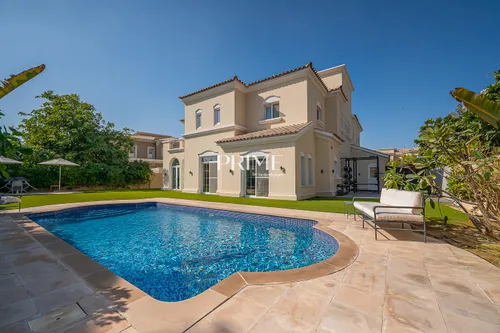 5 Bedrooms Villa in Alvorada 3