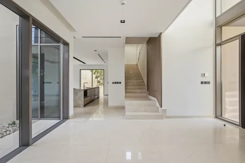 4 Bedrooms Villa in Golf Place 1