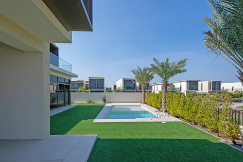 4 Bedrooms Villa in Golf Place 1