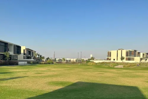 4 Bedrooms Villa in Golf Place 1