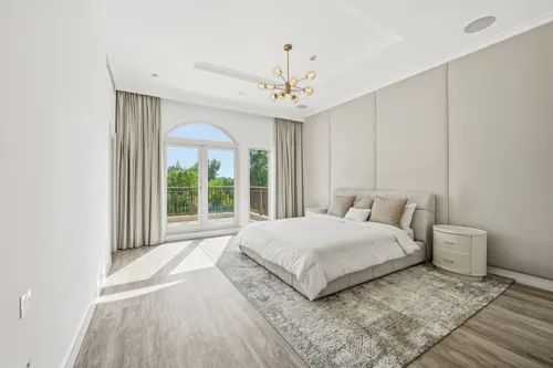 5 Bedrooms Villa in Olive Point