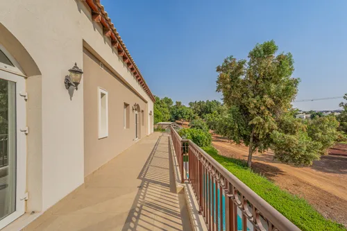 5 Bedrooms Villa in Olive Point