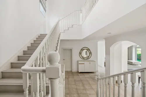 5 Bedrooms Villa in Olive Point