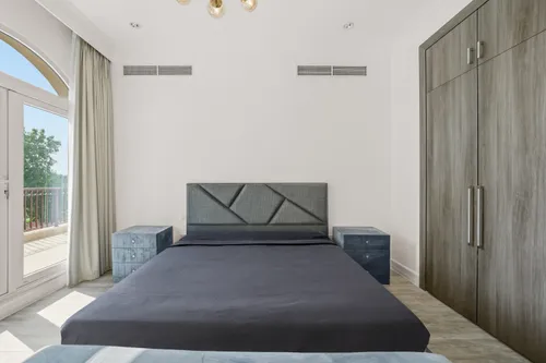 5 Bedrooms Villa in Olive Point