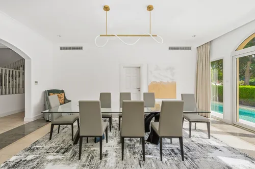 5 Bedrooms Villa in Olive Point