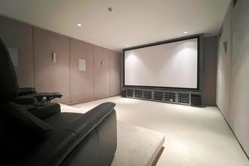 5 Bedrooms Villa in Olive Point