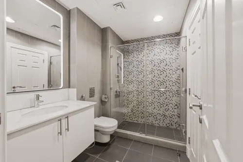 5 Bedrooms Villa in Olive Point