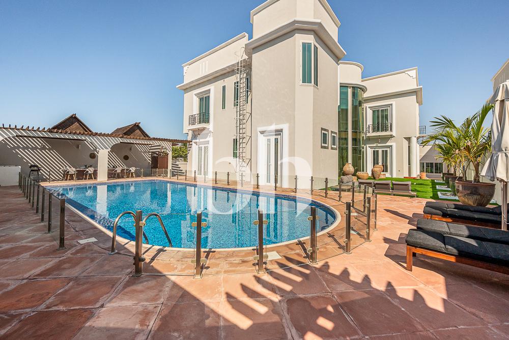 Luxury Villa | Brand New Kitchen |Spacious |Vacant