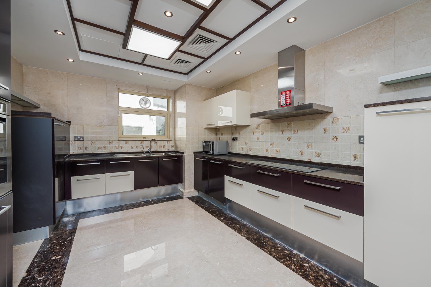4 Bedrooms Villa in Cluster 11