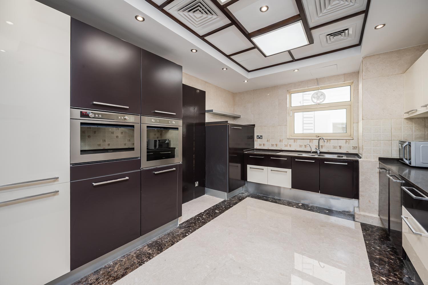 4 Bedrooms Villa in Cluster 11