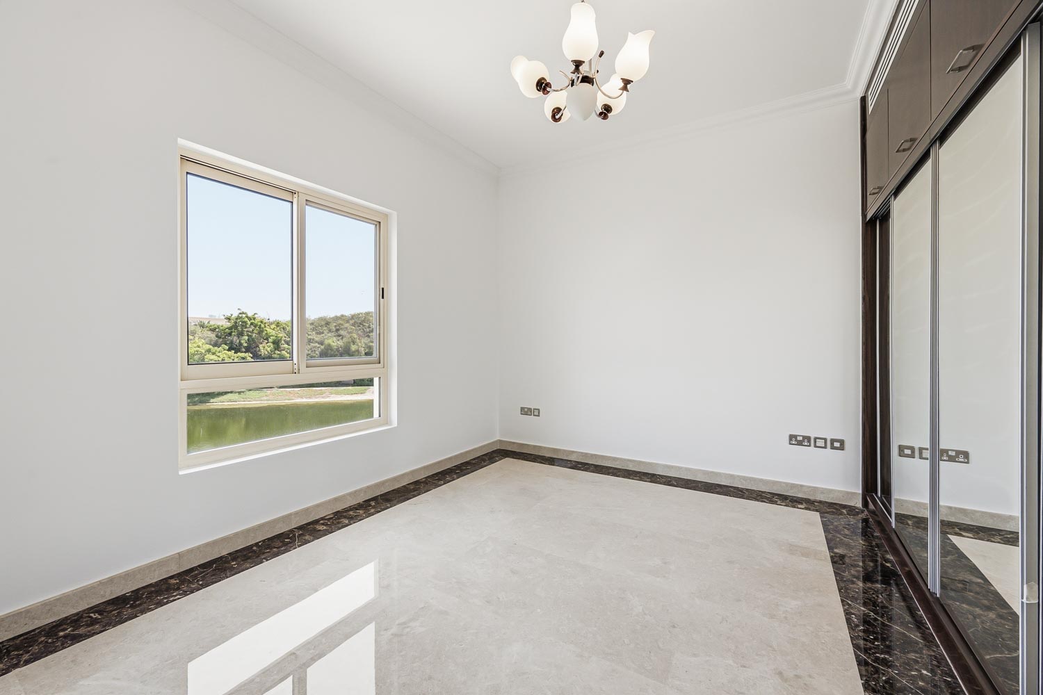 4 Bedrooms Villa in Cluster 11
